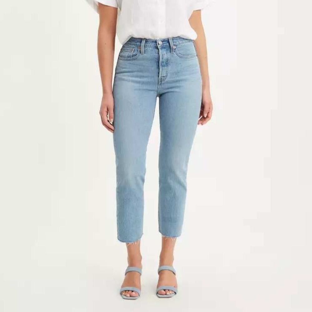Levi's Jeans Women 25 Light Wash Wedgie Straight Raw Hem High Rise Button Fly